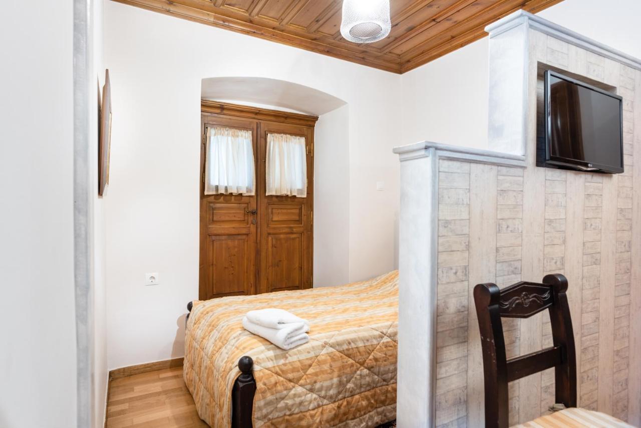 דימיטסאנה Kaza Guesthouse מראה חיצוני תמונה
