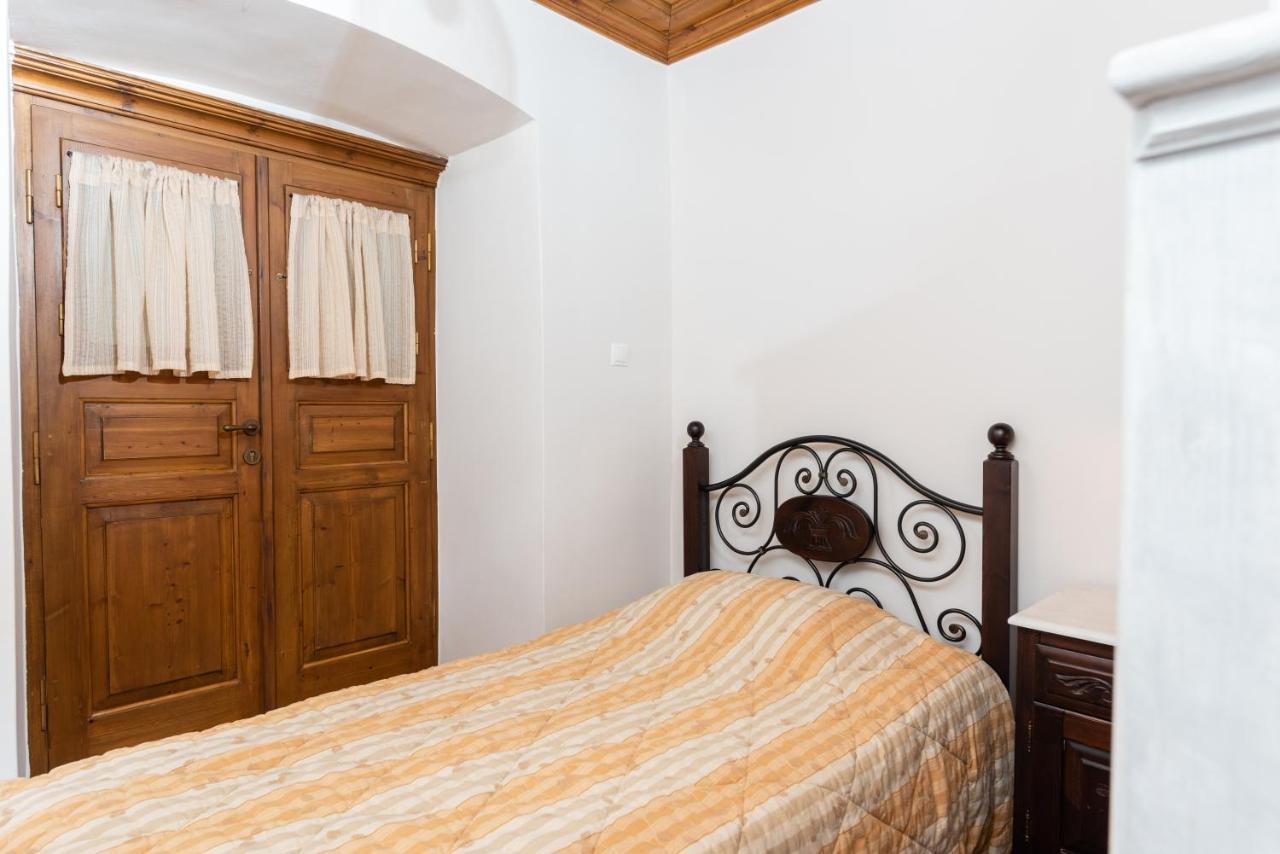 דימיטסאנה Kaza Guesthouse מראה חיצוני תמונה
