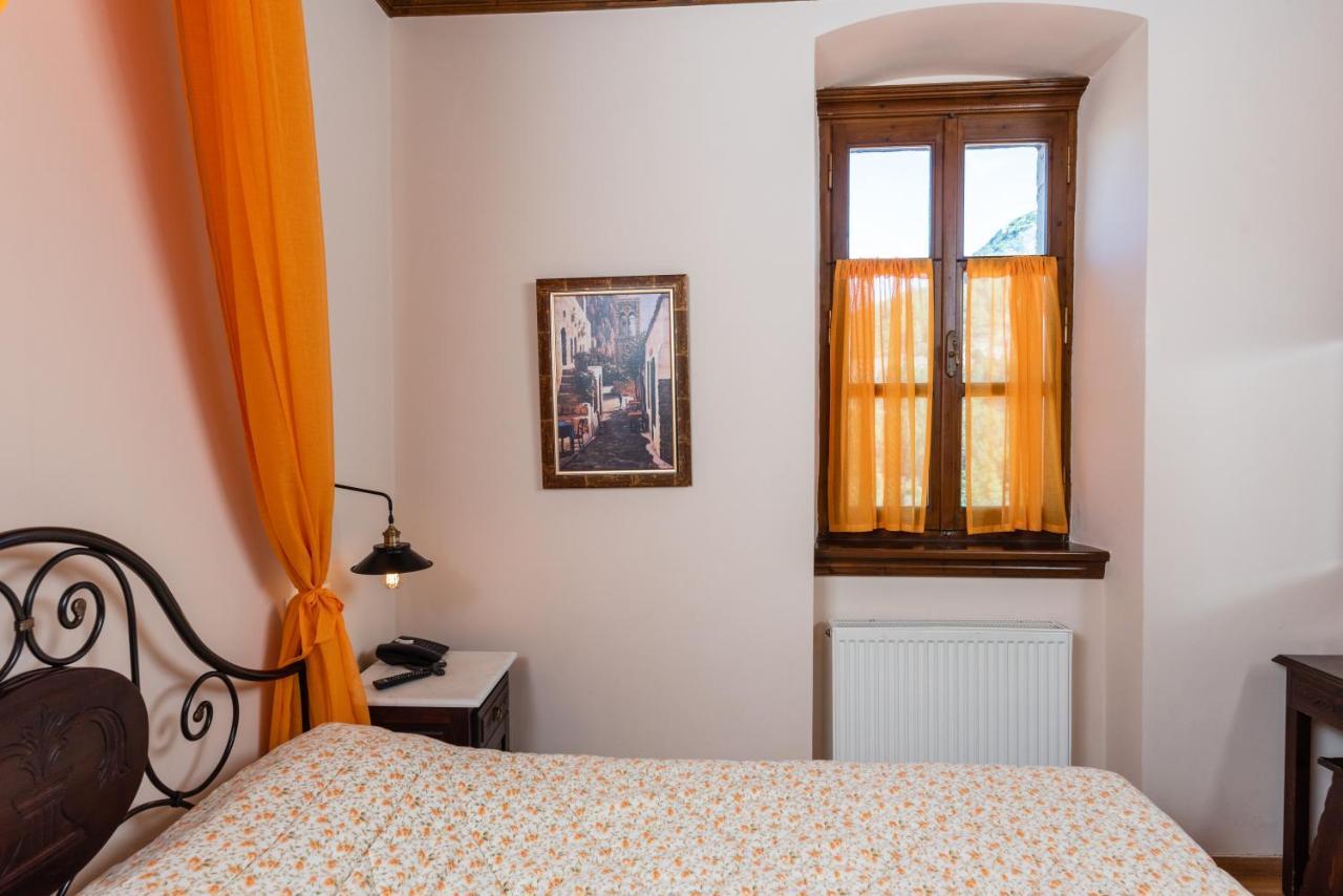 דימיטסאנה Kaza Guesthouse מראה חיצוני תמונה