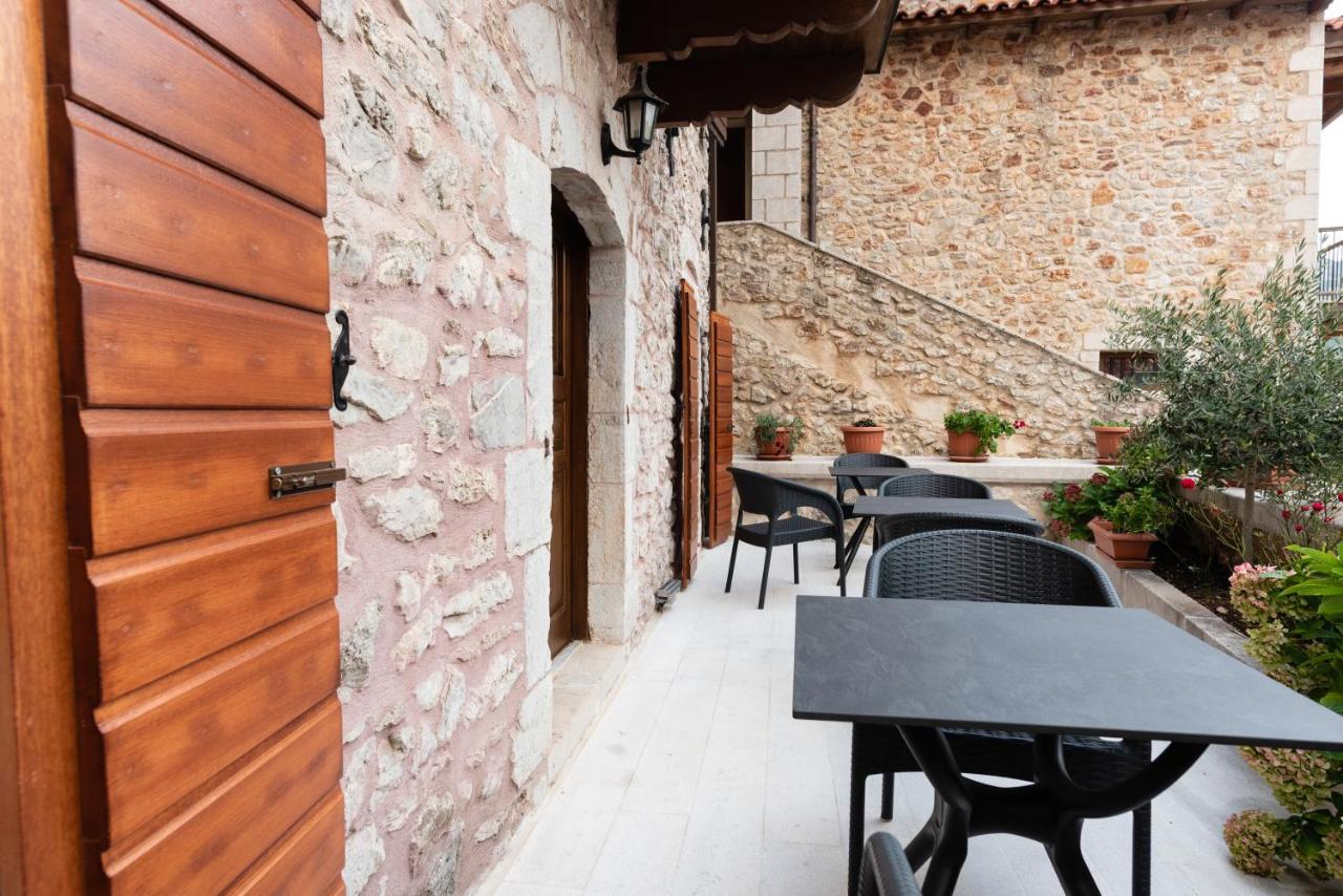 דימיטסאנה Kaza Guesthouse מראה חיצוני תמונה